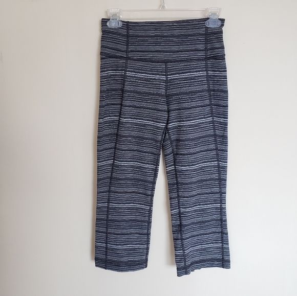 Lululemon Gather & Crow Crop II Cyber Blac… - Picture 8 of 8